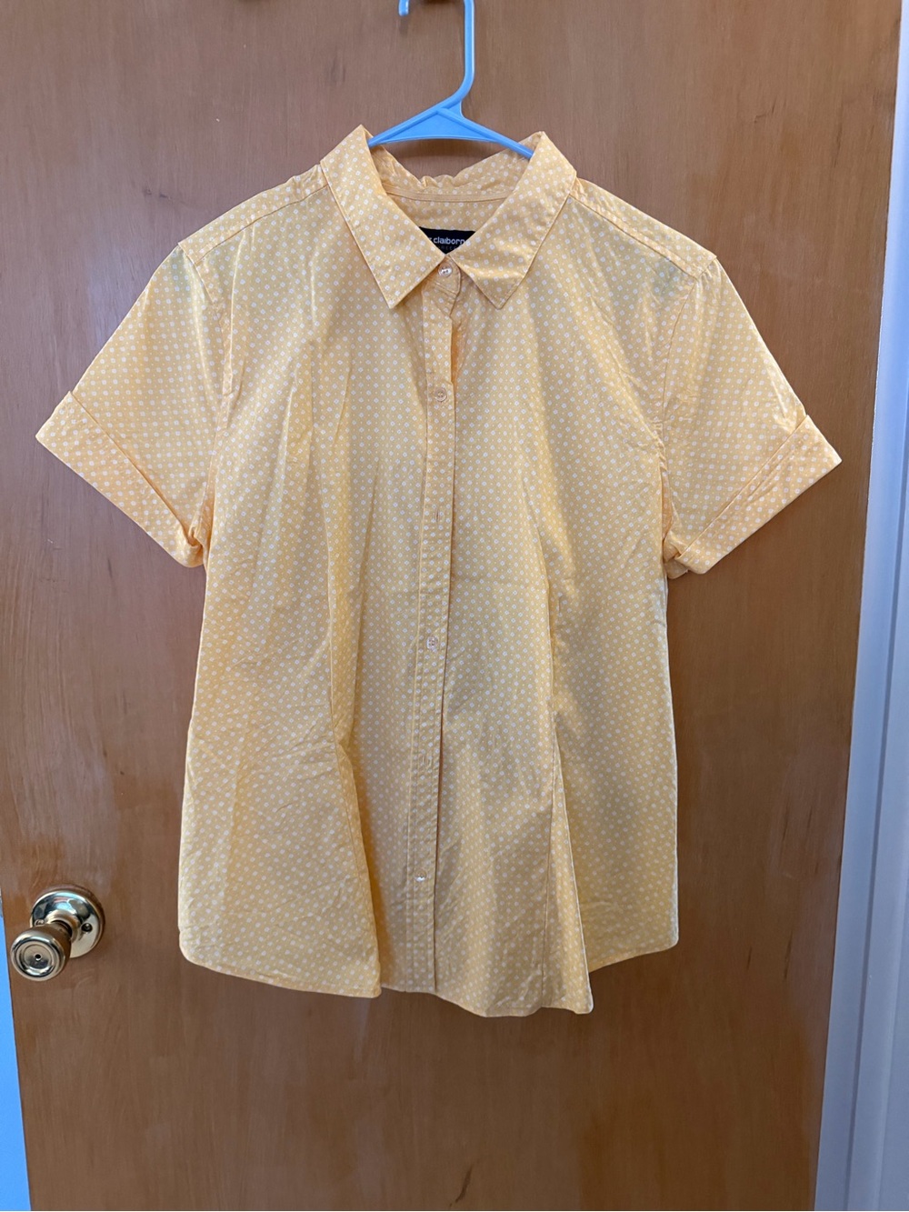 Liz Claiborne Yellow Short-Sleeve Button-Down Shirt